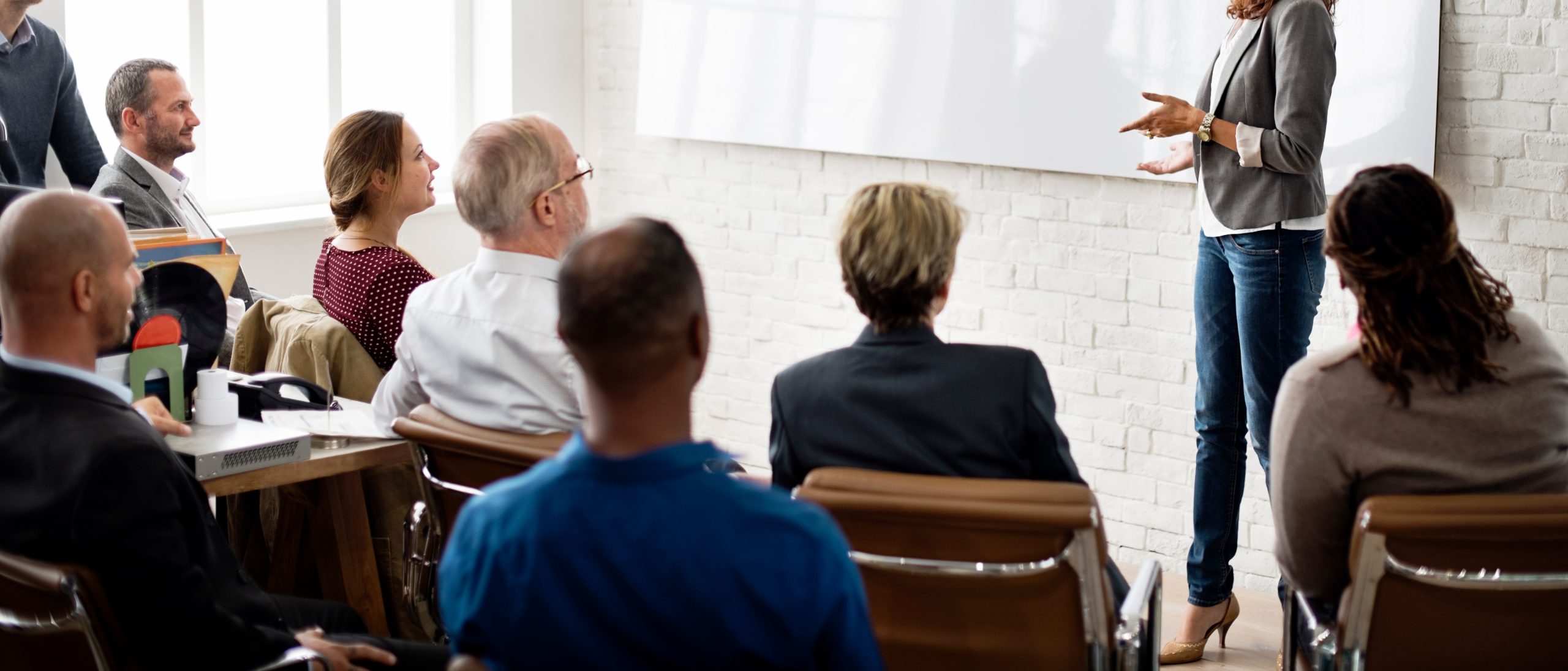 Teilnehmende bei einem Seminar